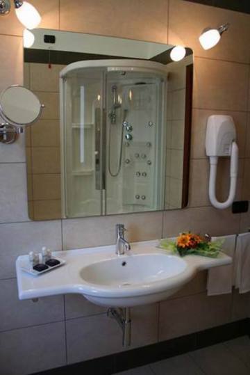 Itaca Hotel บาร์เลตตา ภายนอก รูปภาพ